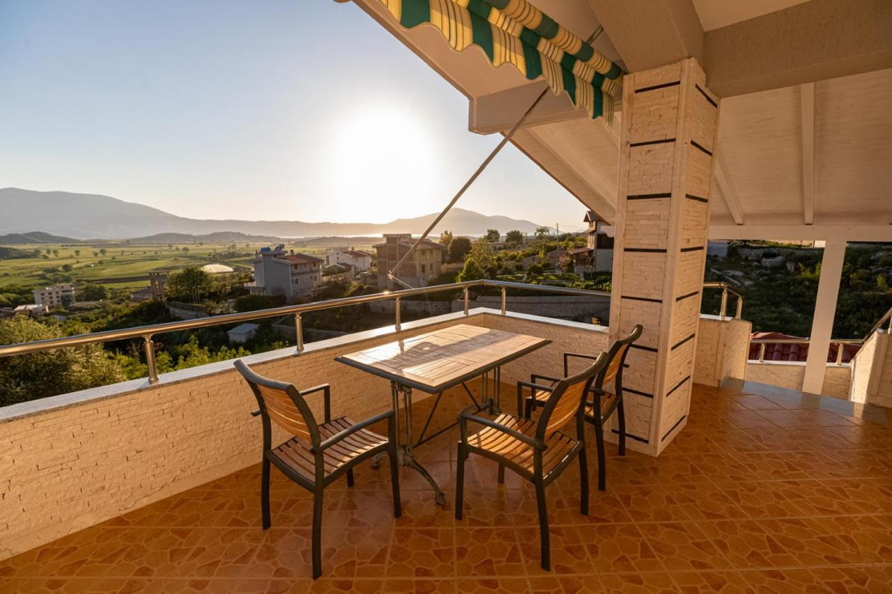 Vila Llano Vlore Luaran gambar